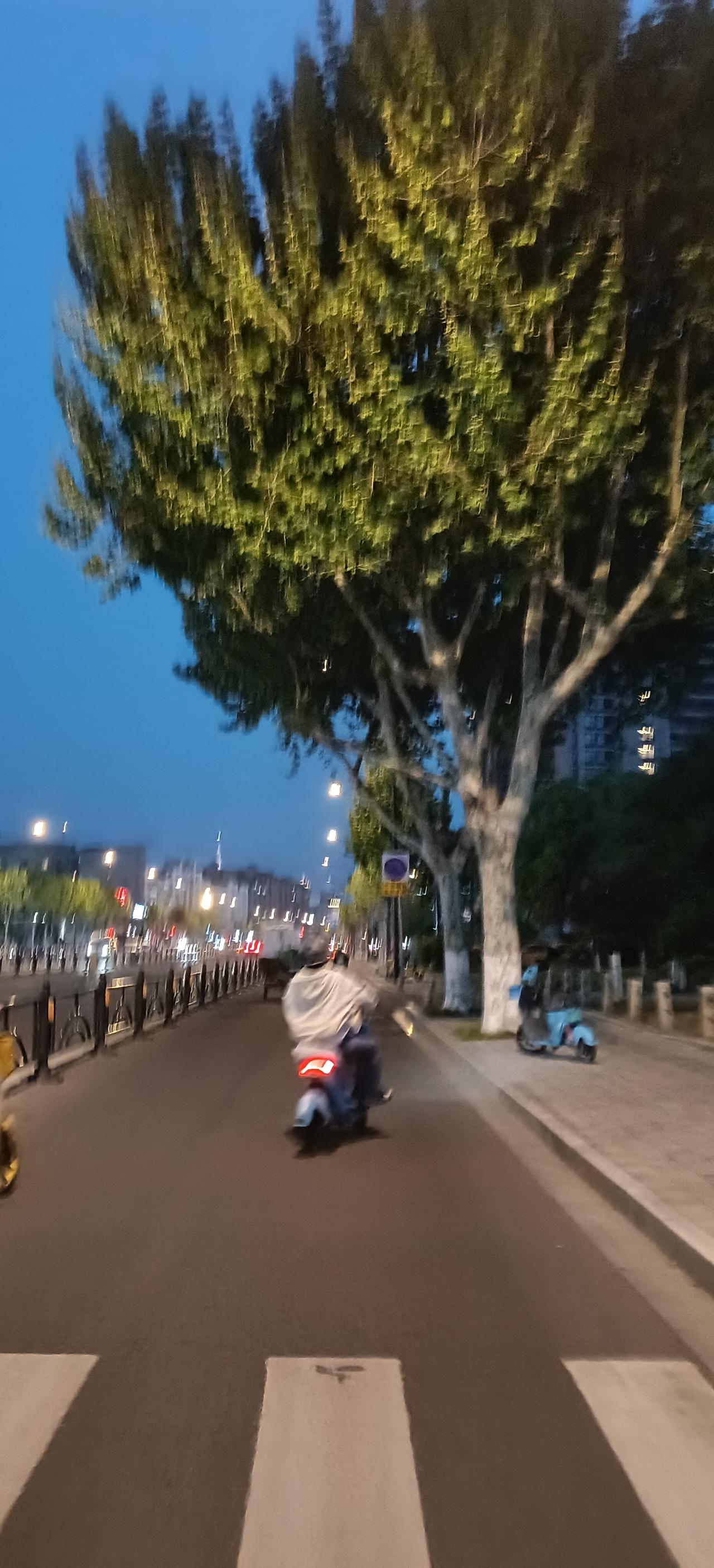 诸葛亮为何尽其一生也没有成功?
诸葛亮的失败，根源不在个人能力，而在蜀汉的硬伤与