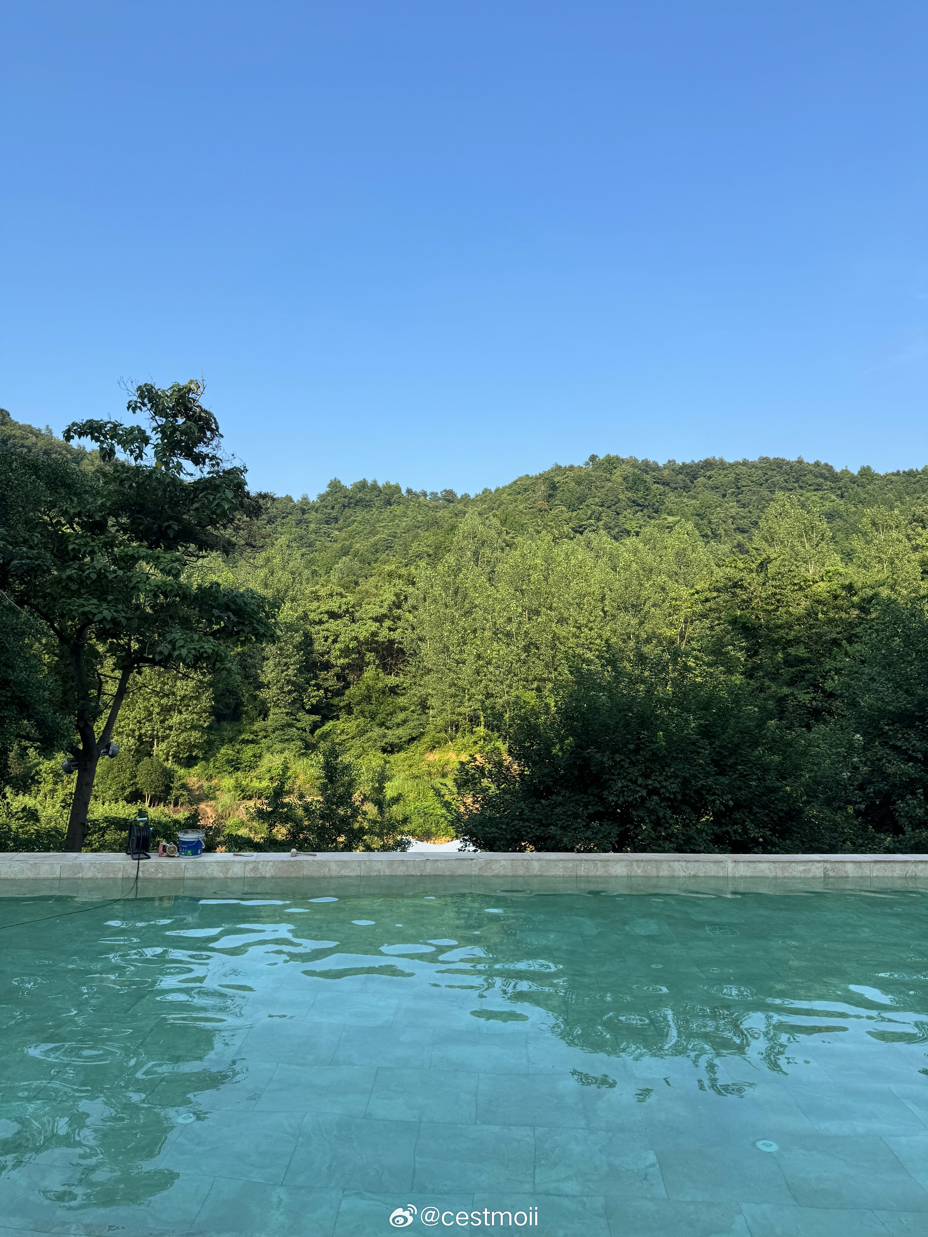 欧洲的夏天固然很动人又热烈但是今年很难得在国内度过夏天有朋友们一起还是觉得很幸福