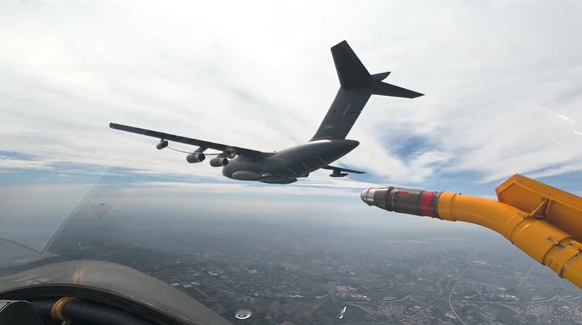 歼-20伸出空中受油管阅兵镜头里的大国重器190视角 ​​​