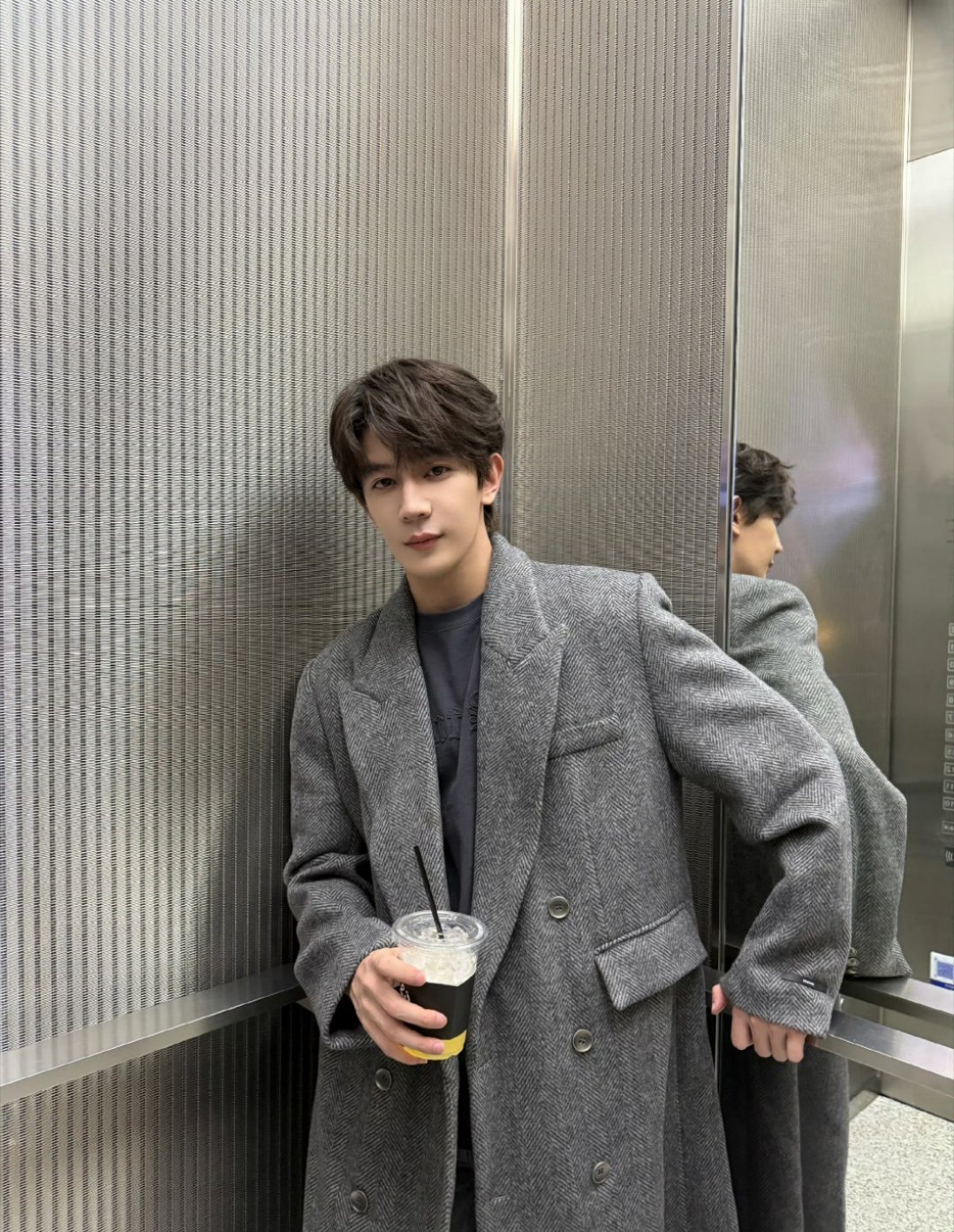 夏之光要好好吃饭，好好休息！期待李明书！ 