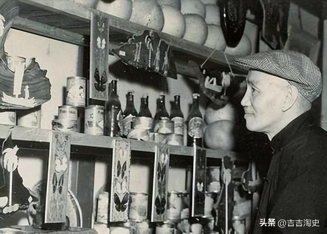 蒋介石去世时，宋美龄为了保全遗体完整，拒绝摘除内脏做永久防腐。这直接导致贴身副官