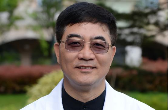 2016年，上海中山医院顶尖心内科主任葛均波，在为一位19岁的少女做心脏手术时，