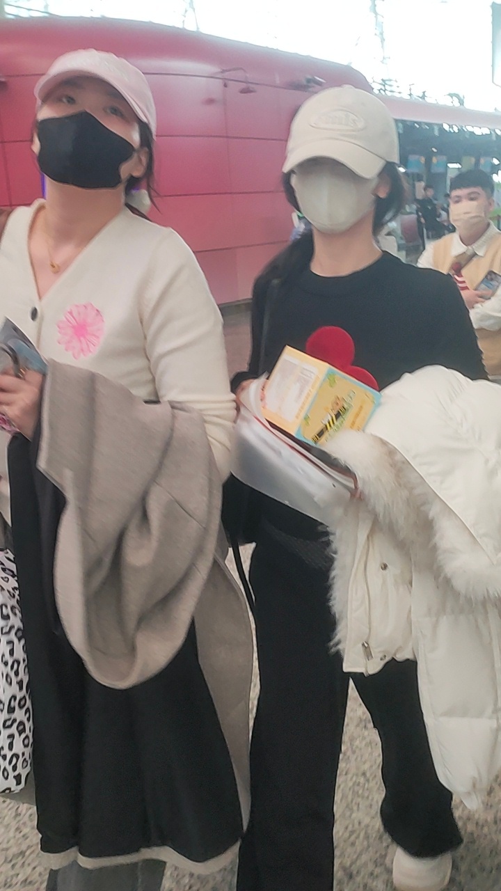 张紫宁张紫宁汽水音乐节 12.21广州出发🛫 谢谢张老板的投喂