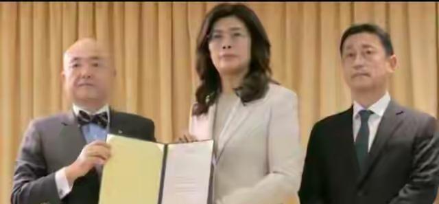 日本地震以后，台湾捐款达到了空前的程度。汤家凤8月2日一大早发出呼吁，希望网友们