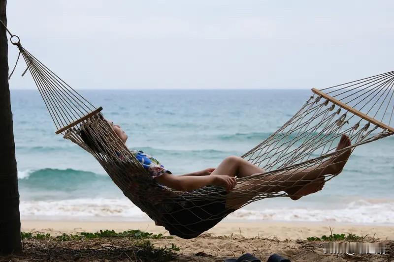 成年人的世界，那真是如人饮水，冷暖自知。以前总盼着长大，觉得大人能随心所欲，可真