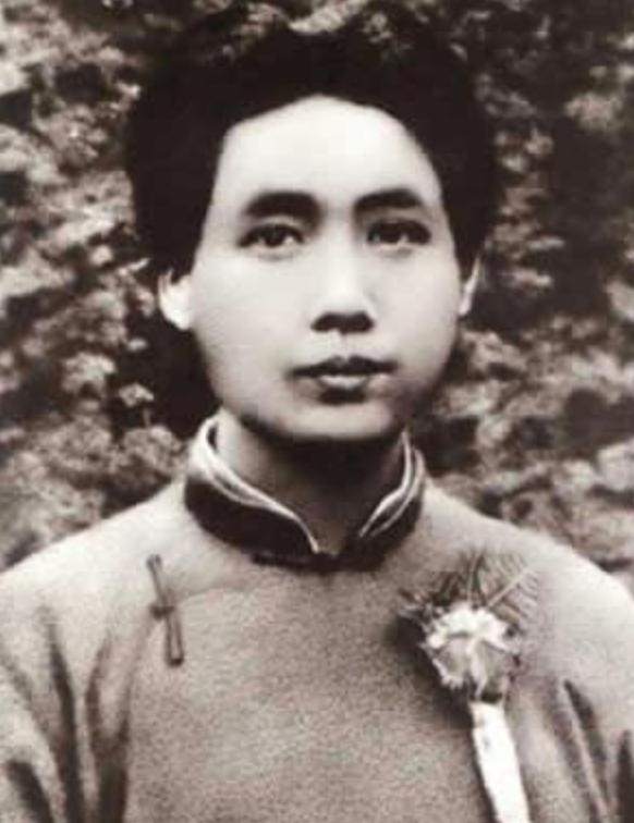 教员为什么，参加了一大，参加了三大，唯独不参加二大？

中共二大第一次提出了反帝