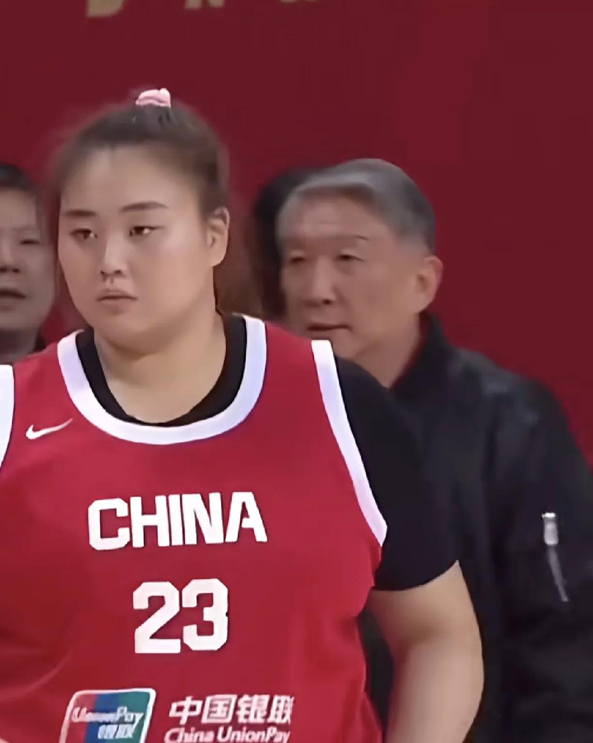 111：46，中国女篮大胜泰国队，亚运会开门红！
最后时刻，全队不停给刘禹彤造机