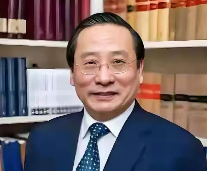 谁来管管高志凯？
 
网上流传段子调侃：
他去日本，就给日本安利东风21；
他去