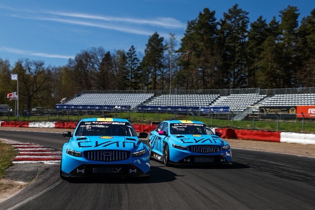 中国赛车再度闪耀世界赛场 以赛道淬炼硬核技术，以实力彰显中国汽车工业的向上底气！