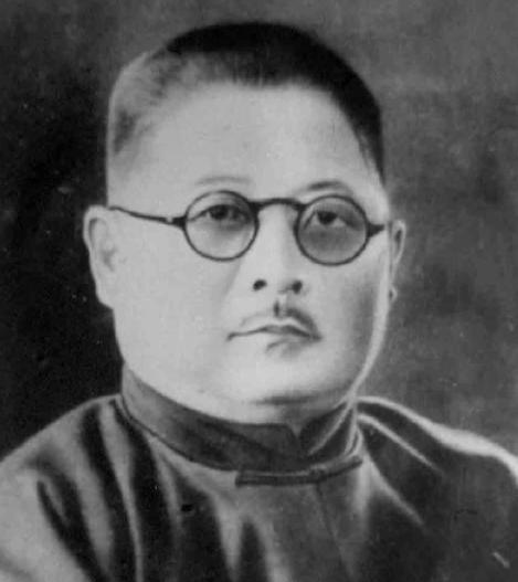 吉鸿昌牺牲后，妻子胡洪霞卖掉房子赎回遗体，谁知，却发现衣服口袋里有一张小纸条，上