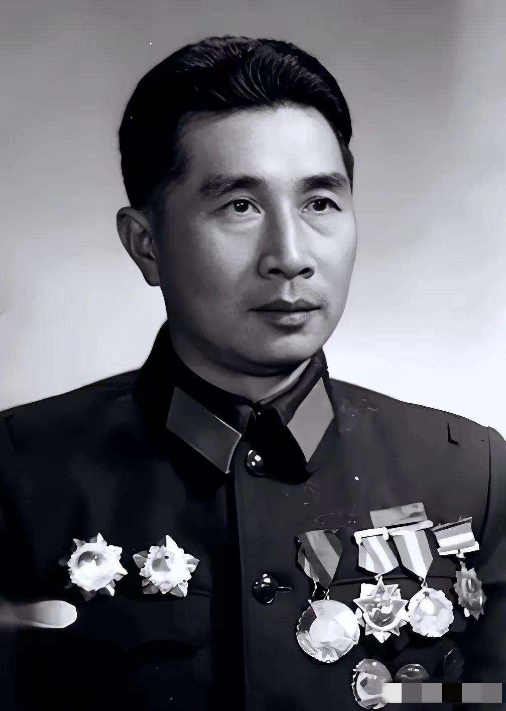 他只有一只手臂，却在66岁谱写了中国坦克icon逆袭史，他制造的坦克号称“陆战之