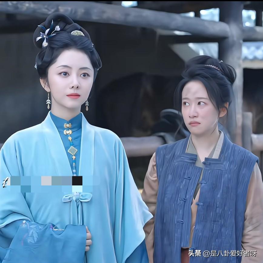 许兰香和吕蕺儿站在一起
才明白许兰香为啥能翻身
老公说：不是因为她聪明，也不是因