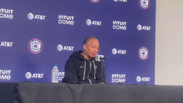 泰伦卢：比尔由于时间限制，还不能完全和球队寻找化学反应。我们不会着急。 新赛季篮