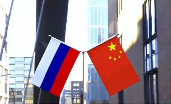 美国早在俄乌冲突刚爆发时就布下三大绝杀圈套！一边煽动舆论逼我们援俄，一边离间中欧