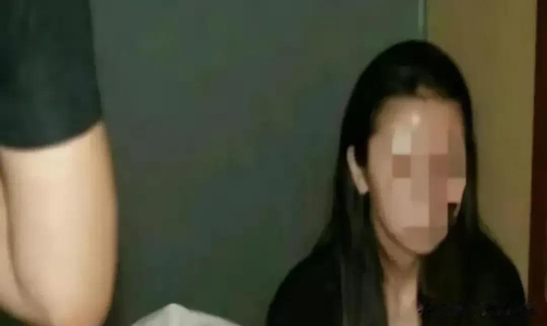 性，这是一个描述感情纠葛的词，描绘了人际关系的跌宕起伏和复杂。故事中的男女主人公