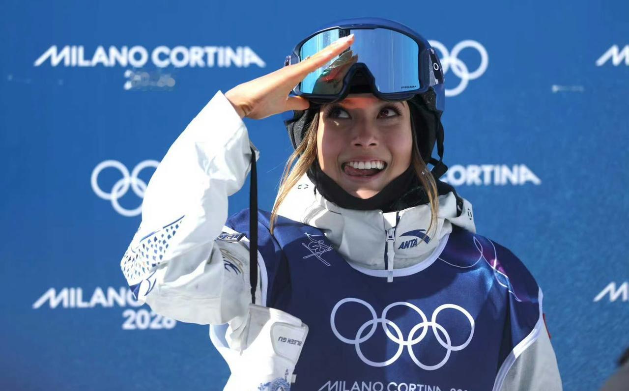 在刚刚结束的女子U型场技巧赛的决赛中中国选手谷爱凌以后两次的完美发挥，成功拿下金