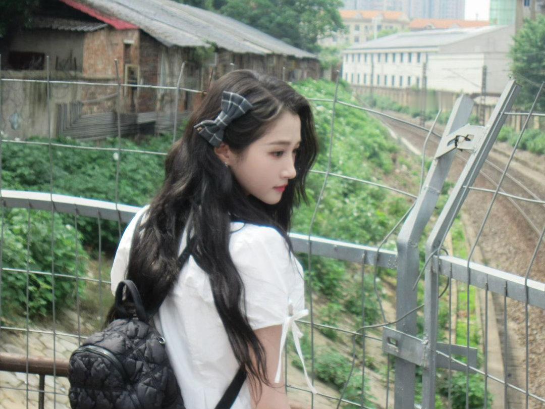 关晓彤期待挑战多元角色 从少女懵懂到慢慢成长，关晓彤把晴也的转变演得挺有层次感的