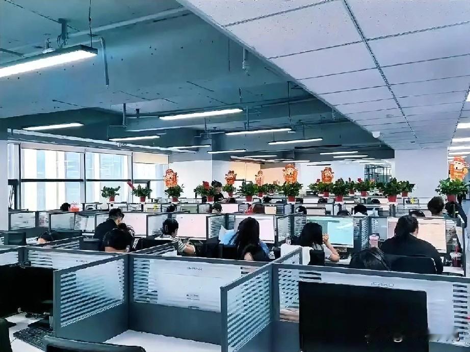 队友88年的龙，38岁，失业将近一年后，在自由职业（俗称打零工[捂脸]）小半年后