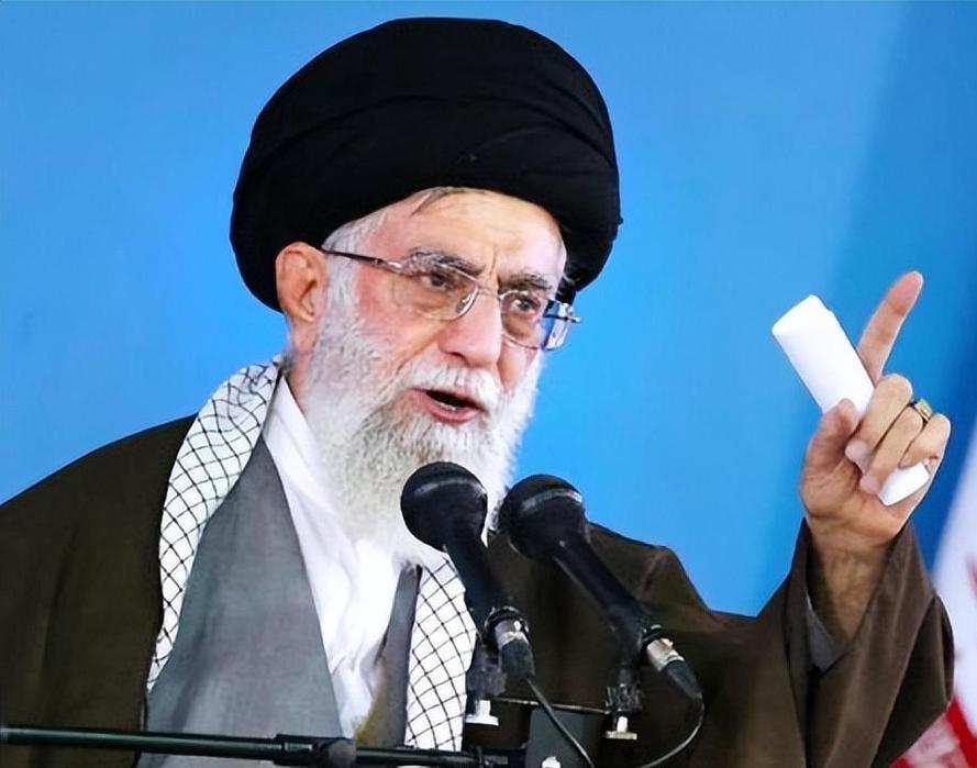 美国的“福特”号航母急速驶向地中海，用于攻击和轰炸的战机数量大幅度增加，波斯湾战