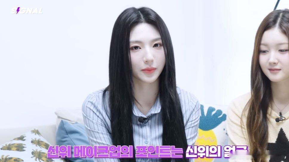 周心语妆容分享：“首先要长一张我这样的脸” ​​​