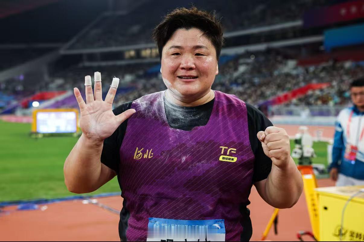巩立姣膝关节三度撕裂仍战全运！37岁老将打三针封闭咬牙坚守赛场，带着伤病走完生涯