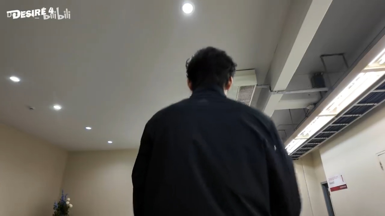 父爱如山，母爱如海 