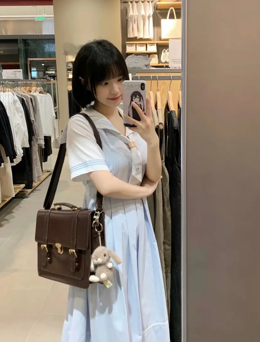 两年前的短发…人一旦剪了短发 这辈子算是定型了