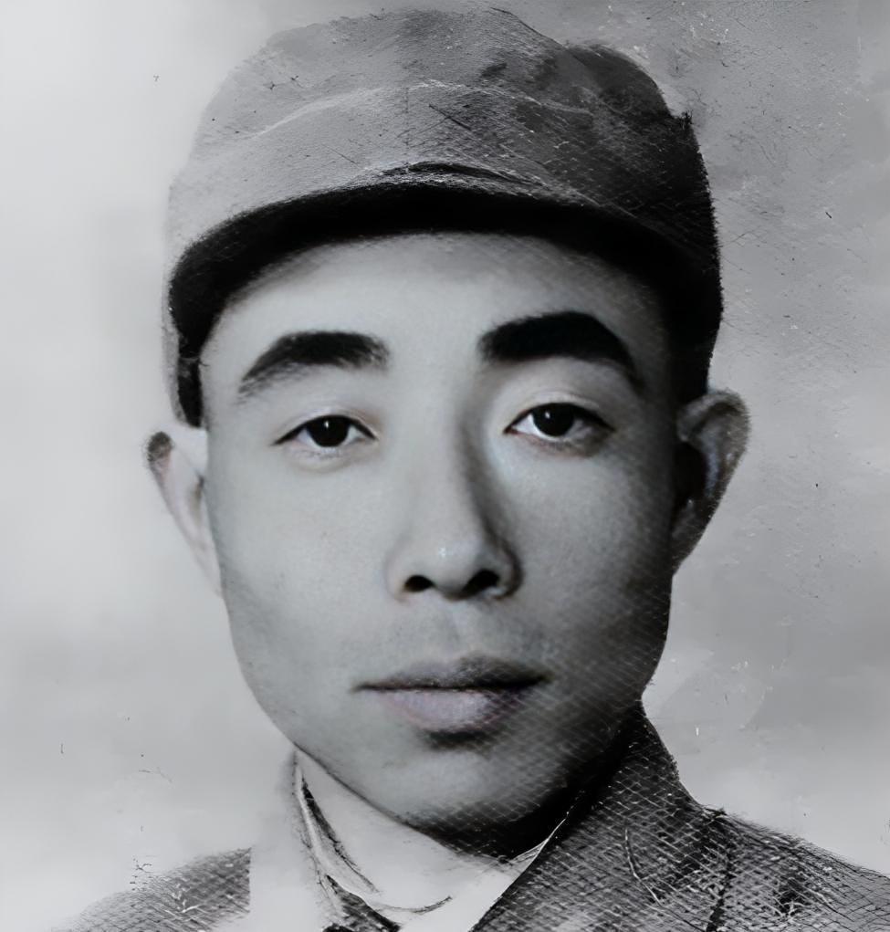 谁要认识这位就厉害了，和他的元帅哥哥长得挺像的，可惜牺牲在了解放前夕！