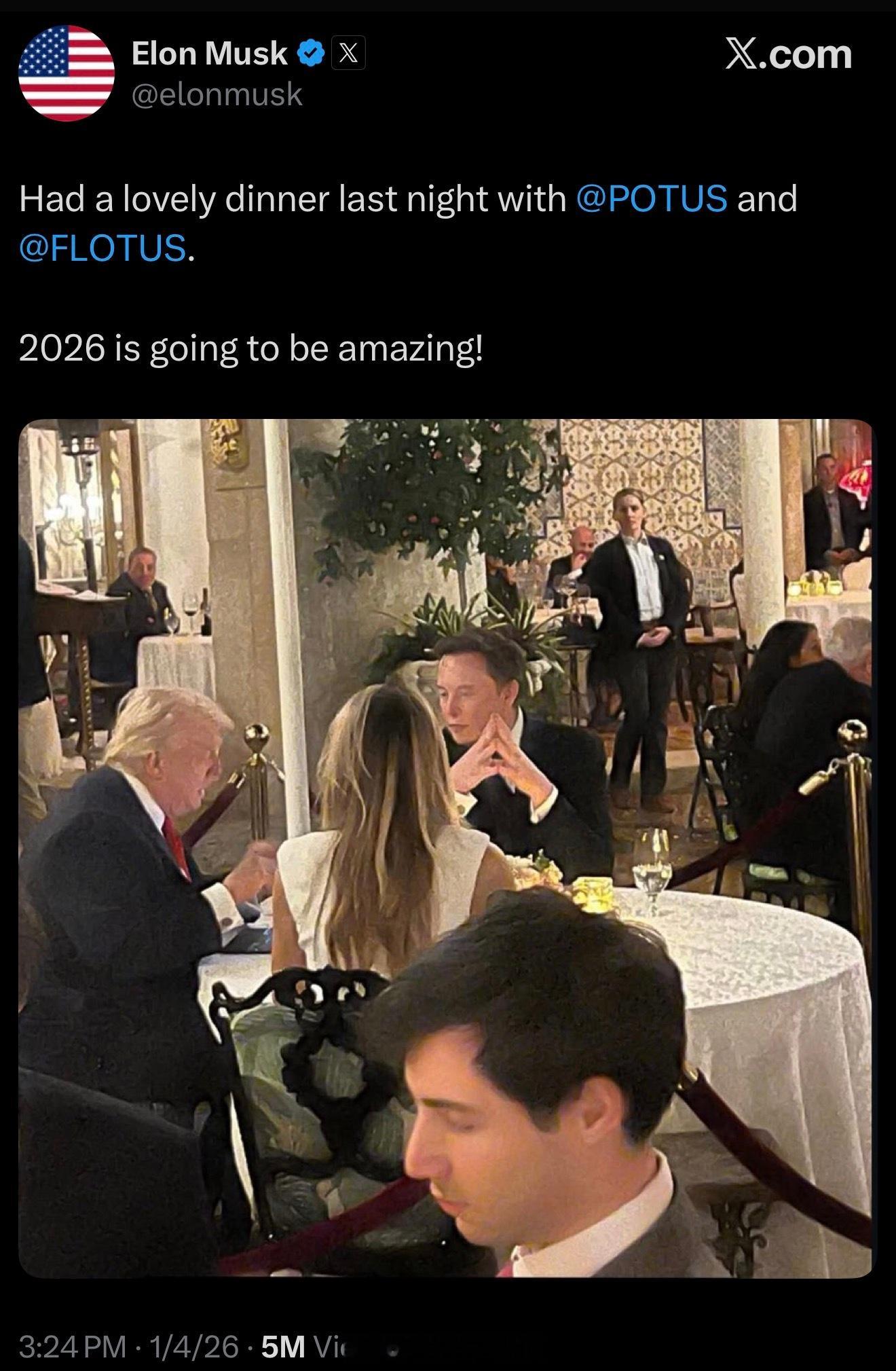 又黏在一起了。 