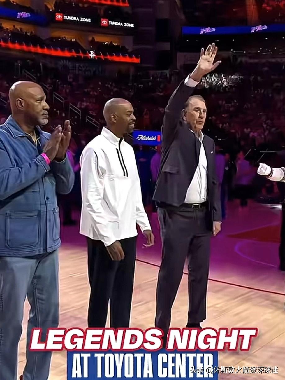 阿尔斯通每次进入火箭主场，都会让我想起当年的22连胜。不知道为什么？这大概是我们