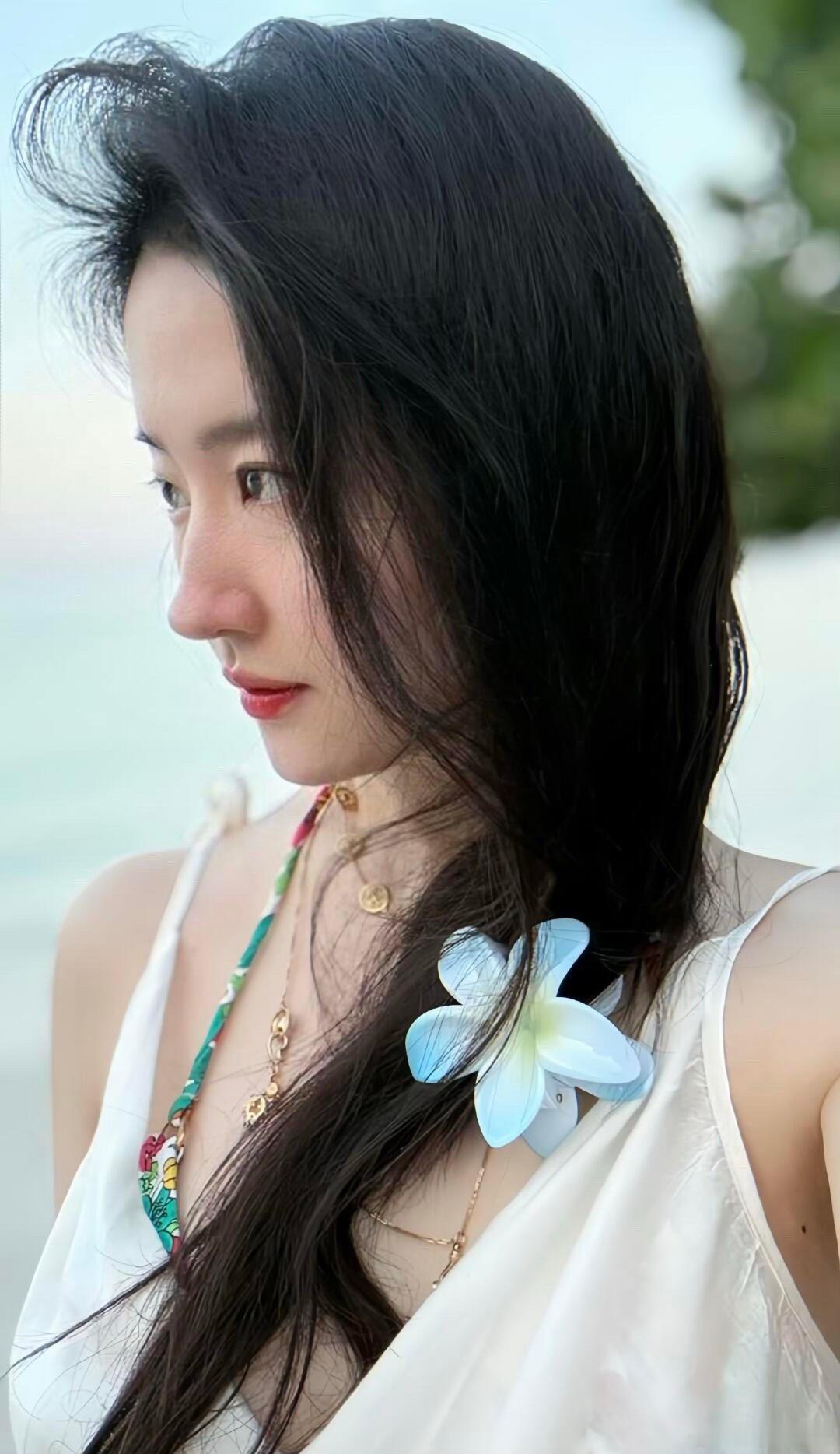 刘亦菲发了泰国游玩18宫格！好美[开学季][开学季][爱慕] ​​​