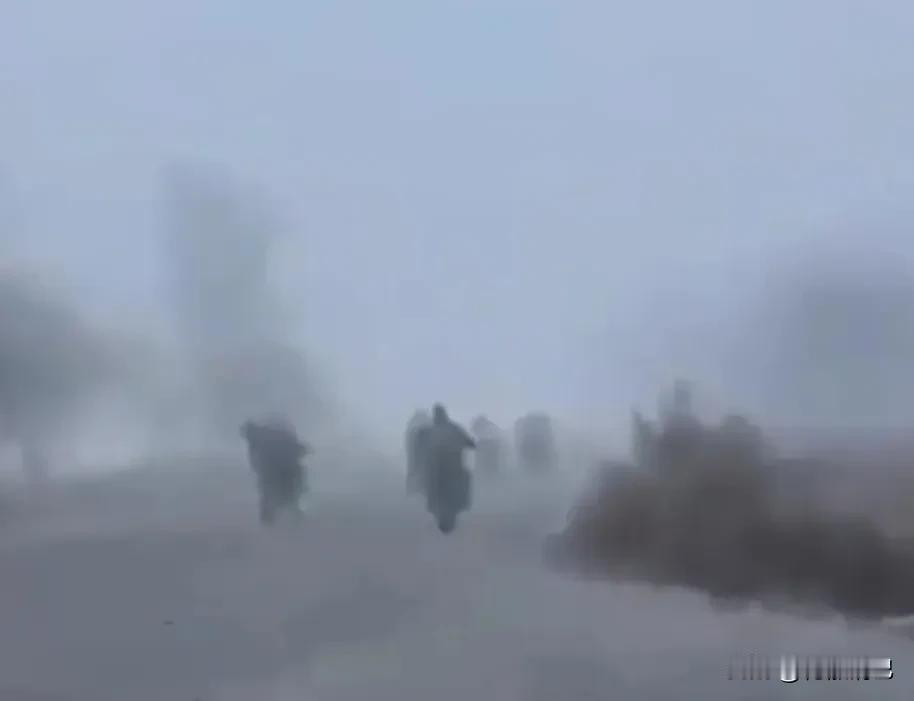 俄军这次拿下红军城，完全出乎意料。原本大家都觉得得拖到明年，毕竟之前一直进展慢。