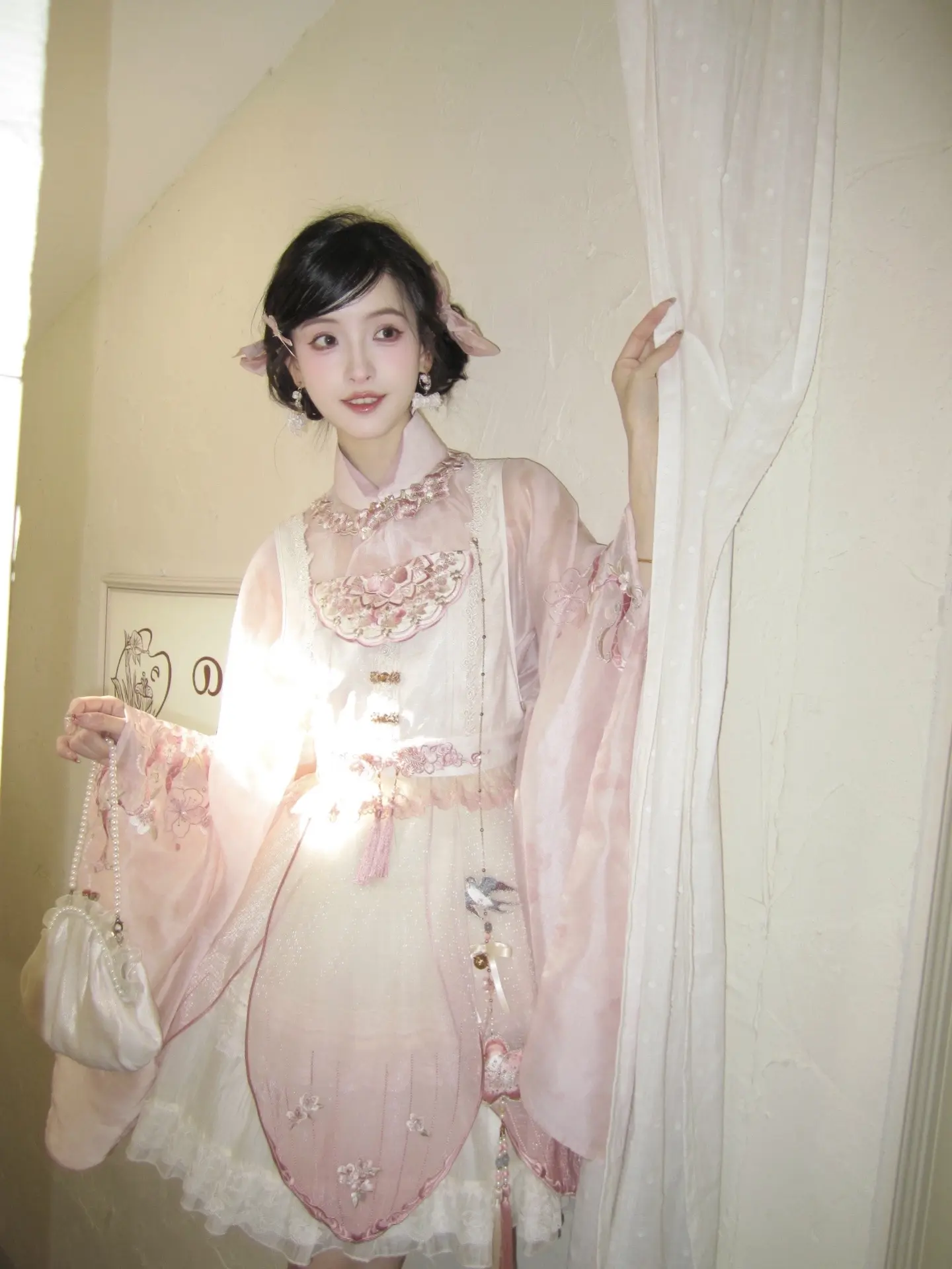 枝头绽放的早樱🌸。