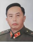 他曾任副总参谋长，自卫反击战的英雄，45岁授少将，47岁升中将，56岁突然退役，