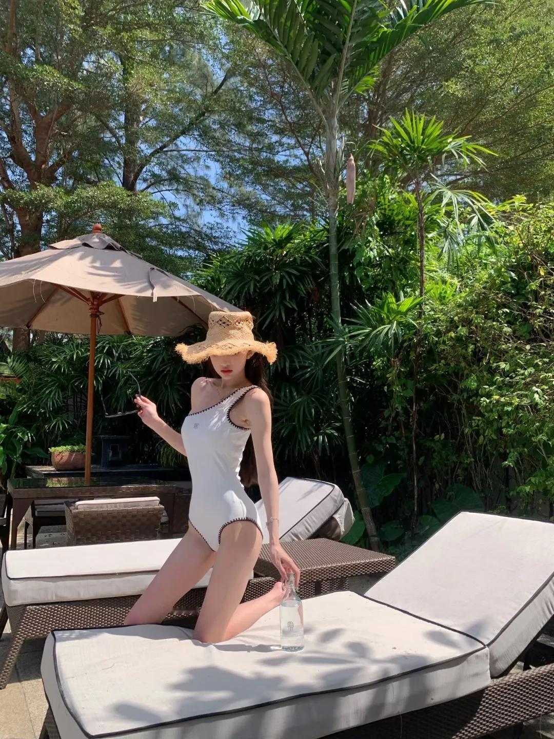 阳光、泳池、草帽，夏日度假的美好瞬间海边美图大放送 泳池畔的美女 海边美照分享 
