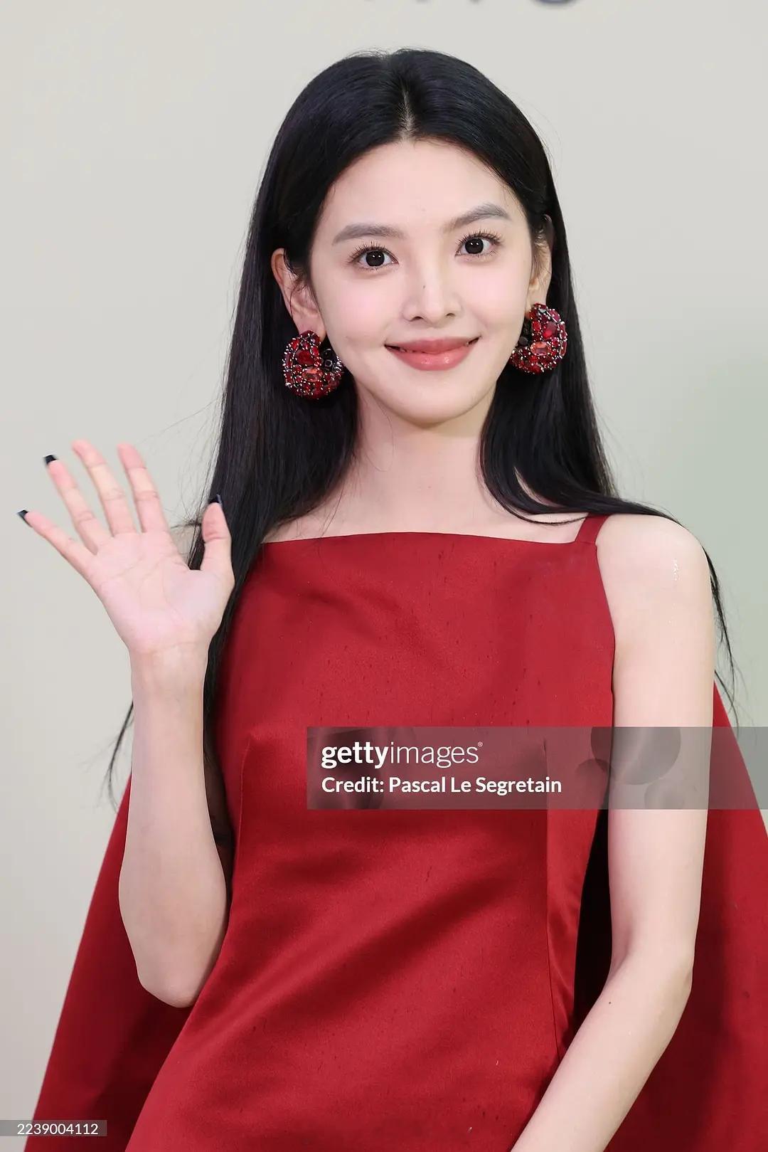 章若楠正脸g社生图来了 ​​​