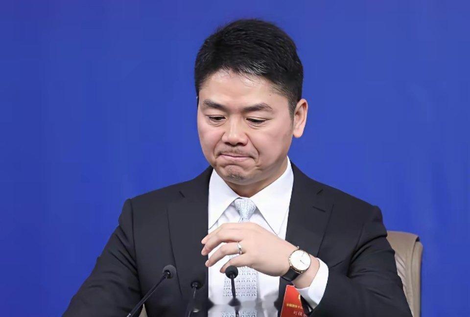 马云在西班牙打高尔夫，刘强东在宿迁喝啤酒：这就是两种人生同样是电商大佬，现在的差
