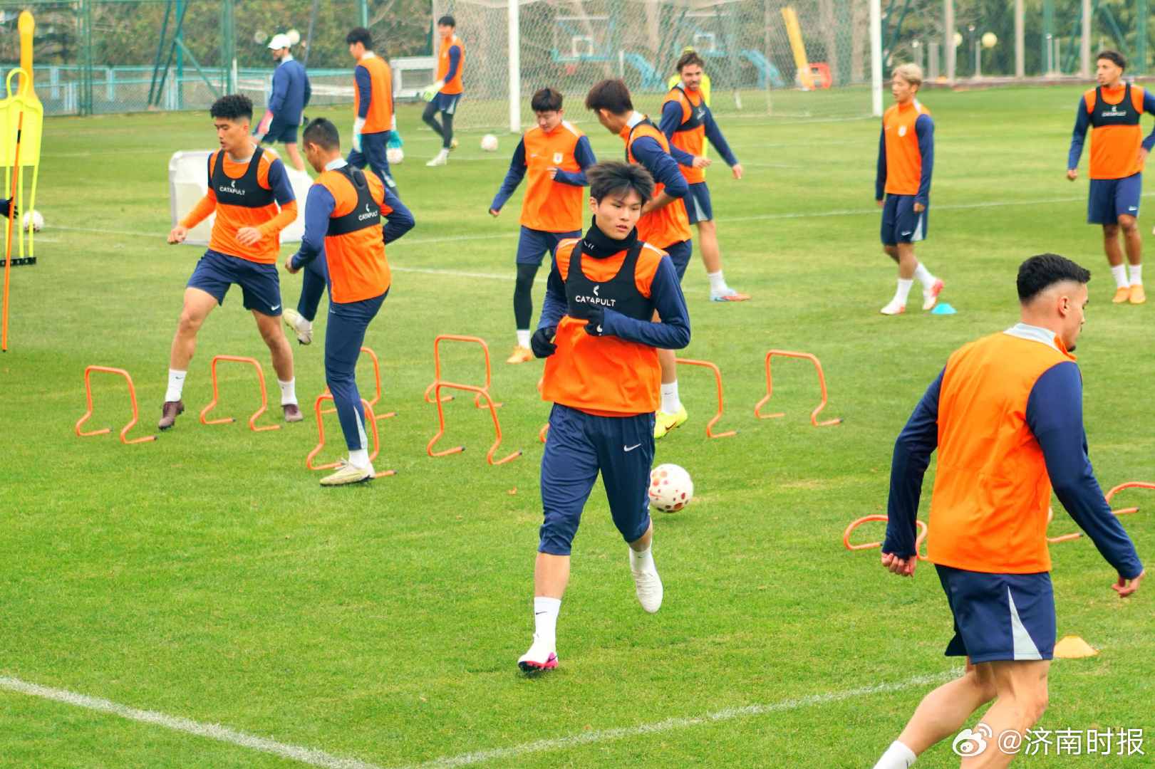 【#瓦科点赞泰山队年轻人#】#泰山青训新星中甲相遇#  “他们都是非常不错的球员