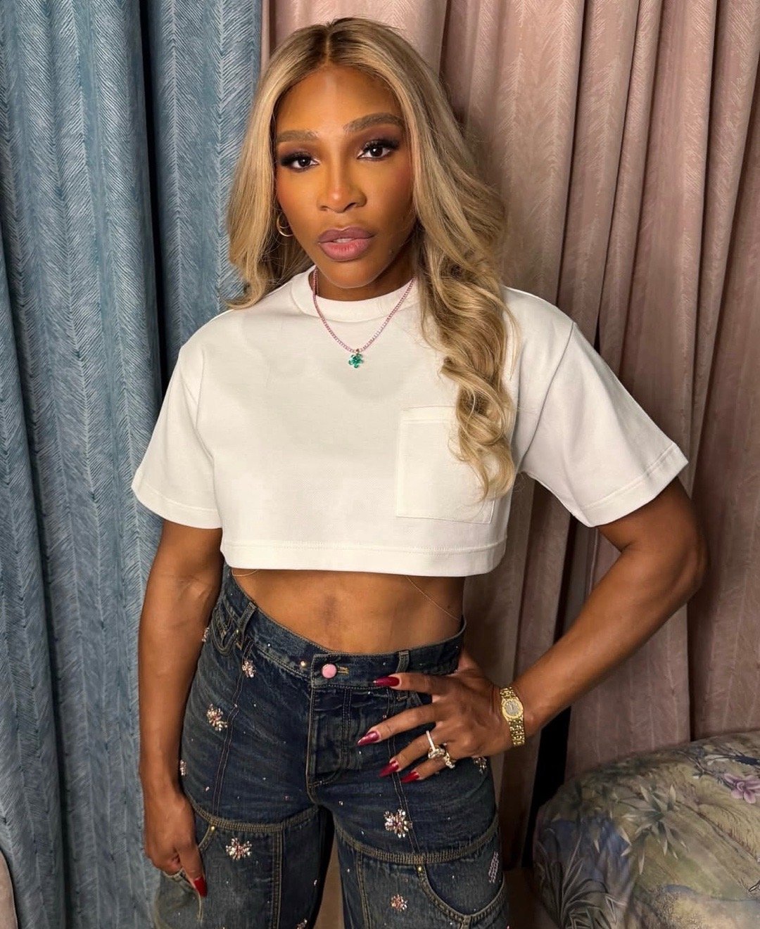 小威已经瘦出小蛮腰了～ 