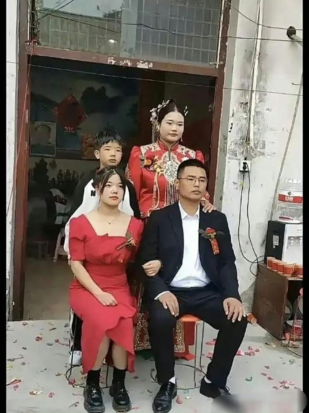 我傻眼了，到底谁是新娘啊！ 