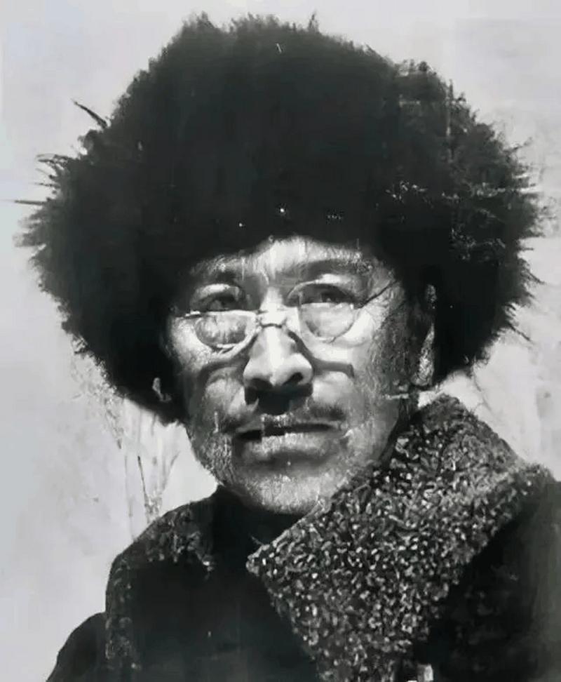 原1931年，吉林大地主戴凤龄，过完60大寿。哪料，他却变卖所有家产，买了几百条