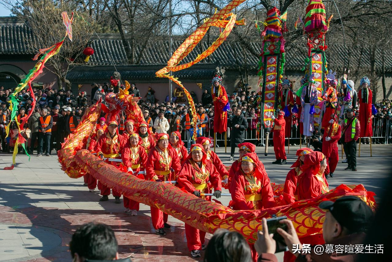 “非遗歌贺盛世，舞动活力新朝阳”。2026年，朝阳市新春秧歌汇演原计划于元宵节当