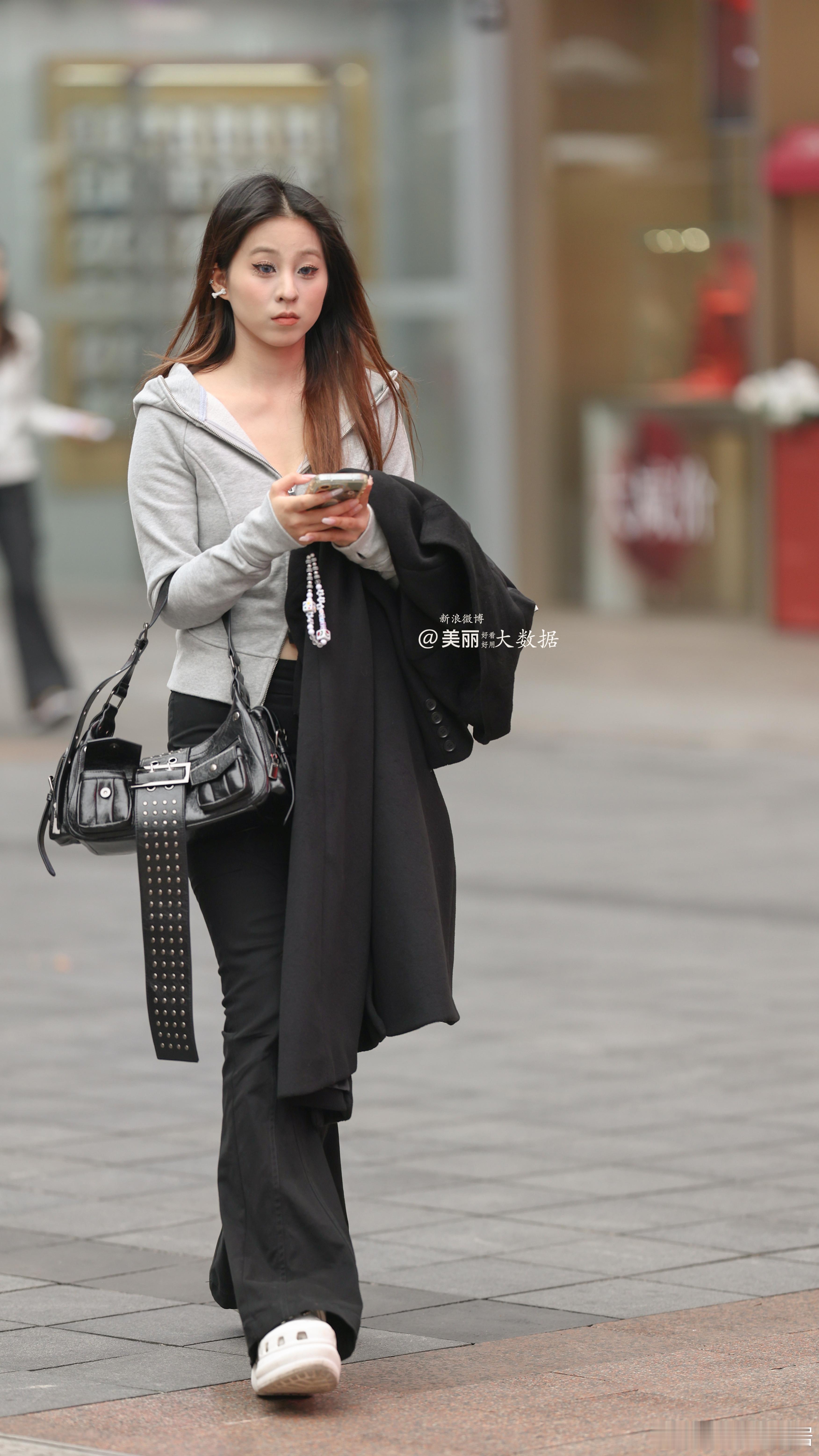 清晨的邂逅，可爱的小姐姐~ 