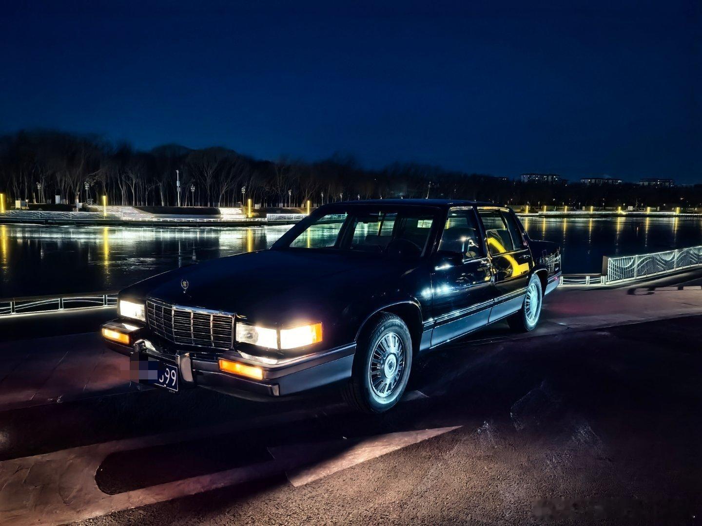 开着美丽的1995年凯迪拉克 帝威游拍第二故乡后沙峪罗马湖夜景 北京·罗马湖公园