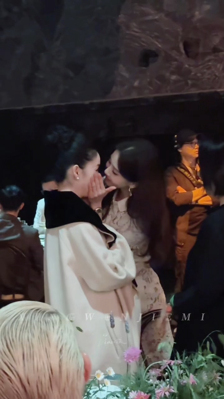 诗诗姐姐我也想要😭 