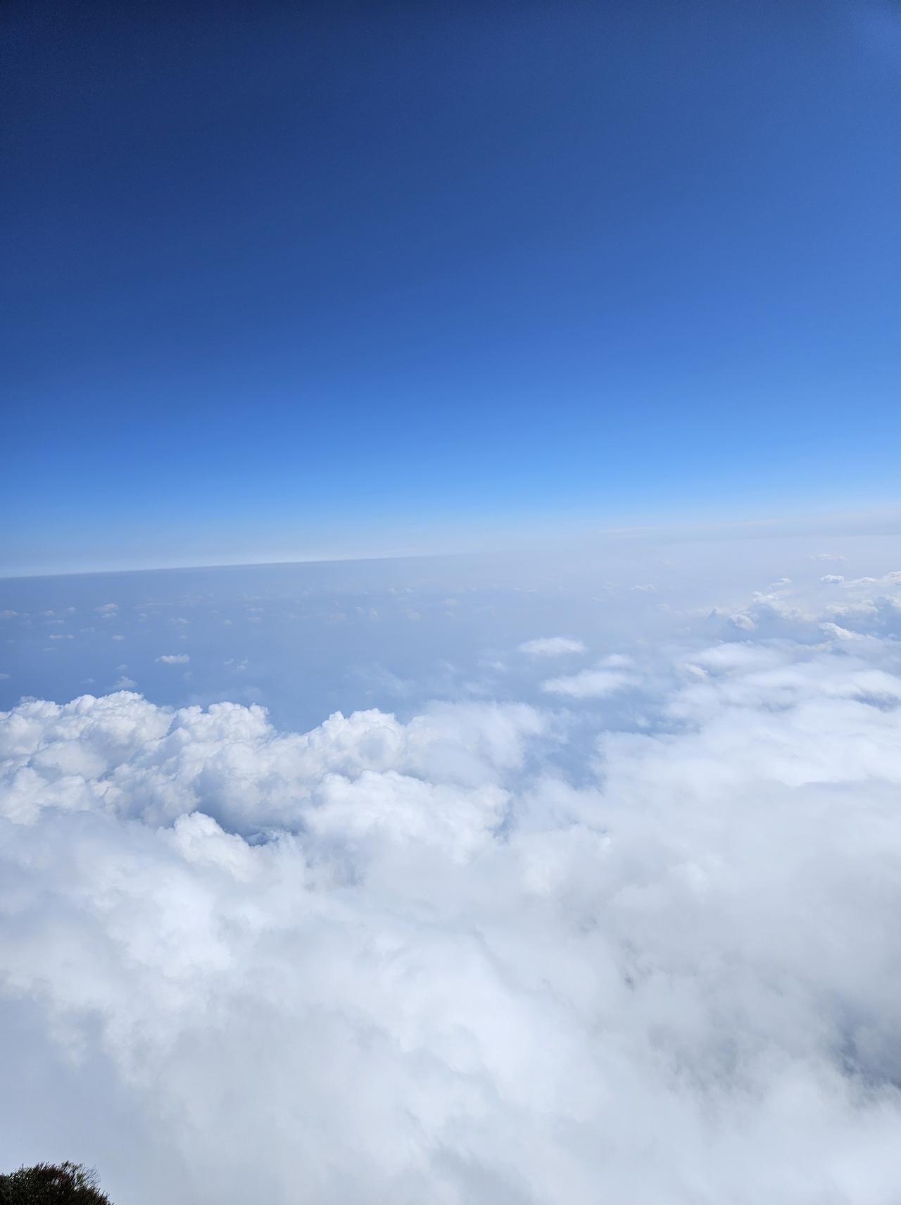 分享一张相册里随手拍的天空