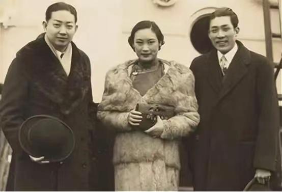 [微风]1948年，一老农民因贪便宜娶了一个不要彩礼的女人，并为他生了8个孩子。