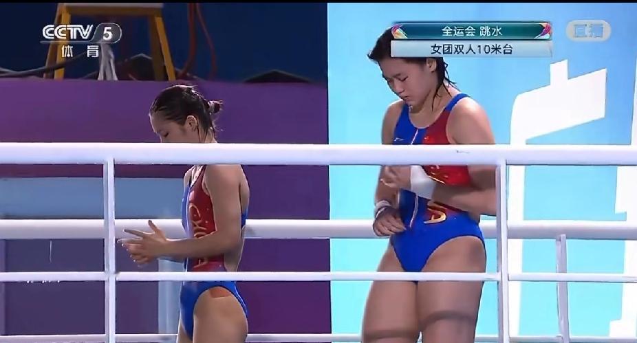 今晚真的太让人激动啦！在十五运跳水女团双人十米台的比赛中，@全红婵 搭档王伟莹最