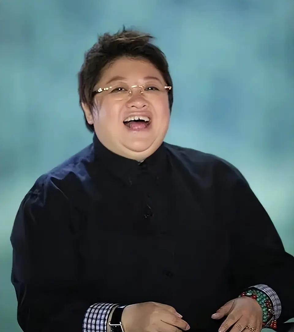 群口相声？

韩红:   大家一起走个面儿!  开口便笑，笑世上可笑之人!

郭