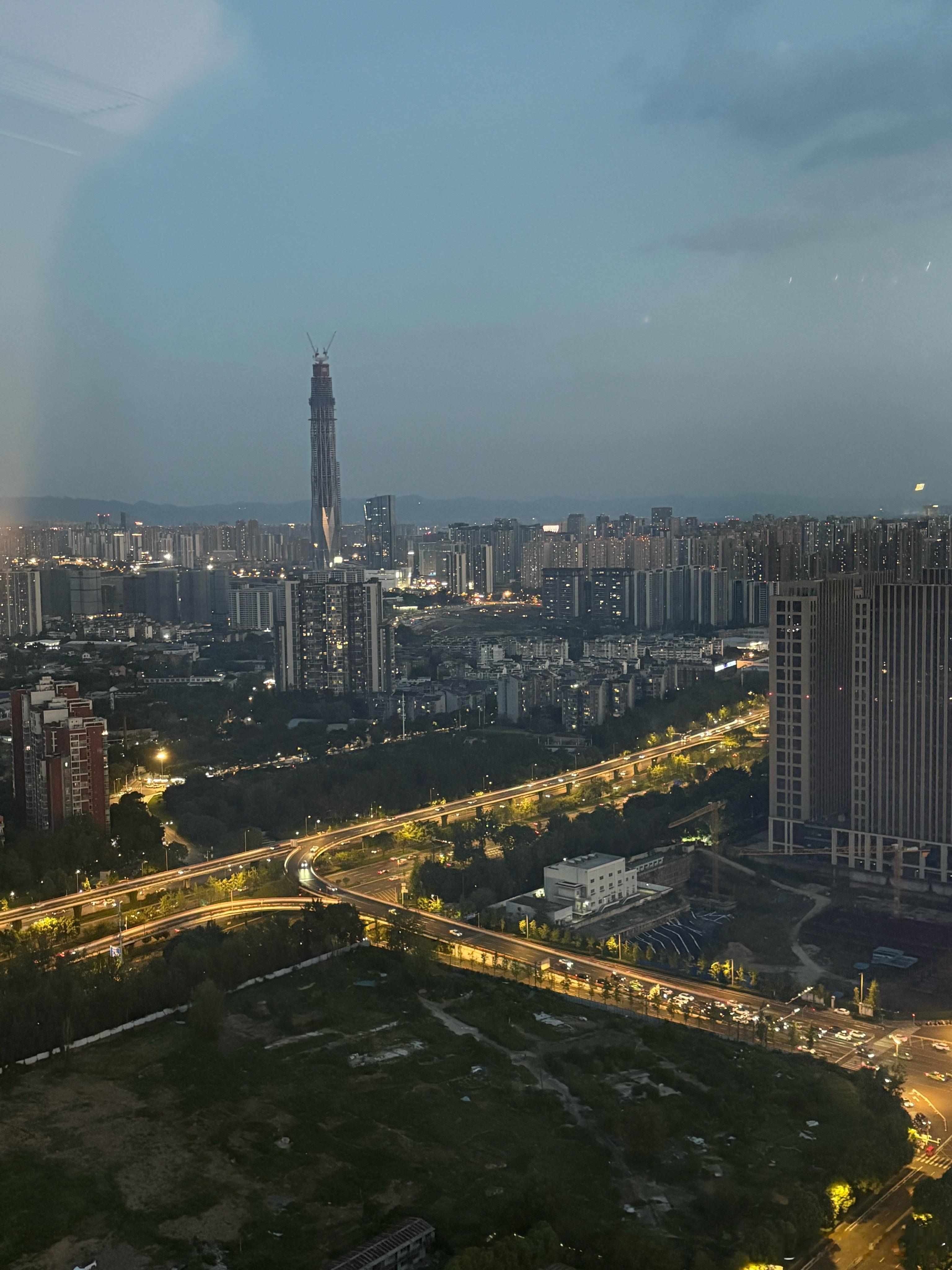 今日酒店偏复古 感觉回到了90年代的香港welcome to chengdu🐼